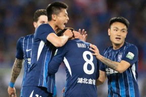 开云体育入口 -亚冠今晚走向成谜，武汉三镇刷新队史纪录，更衣室稳定，身体对抗强度拉满 