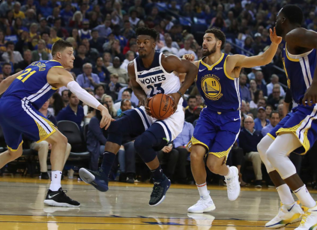 窗口期体能课后；迈阿密热火再遭质疑备战社区盾；更衣室稳定；年轻球员得到机会(荷兰队更衣室意外播出球员换内裤画面)